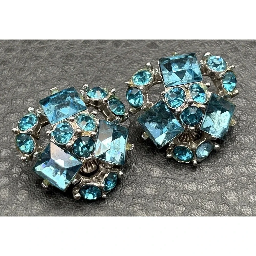 Vintage Beautiful Blue Rhinestone Cluster Silver Tone Clip On Earrings